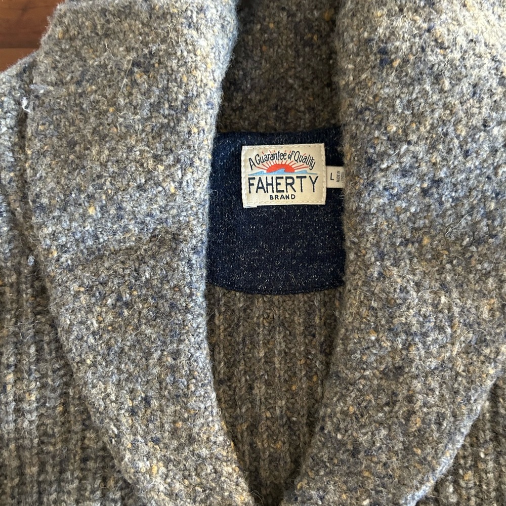 Faherty Men's Blue and Gray Cardigan Sweater - beautiful condition